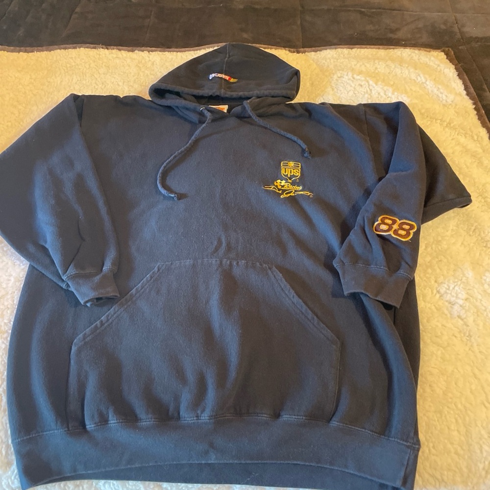Vintage NASCAR Dale Jarrett UPS 88 black hoodie size L
